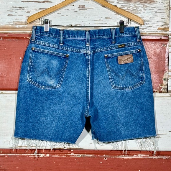 80s USA Vintage‎ Wrangler Denim Jean Shorts Frayed Hem High Waist Blue Size 34 - Picture 1 of 6